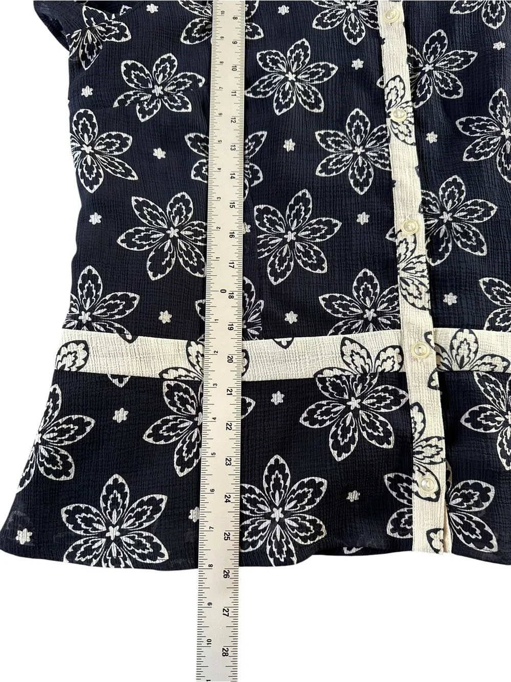 Alfred Dunner Navy and Cream Floral Button-Front Blouse 16 - Picture 8 of 10
